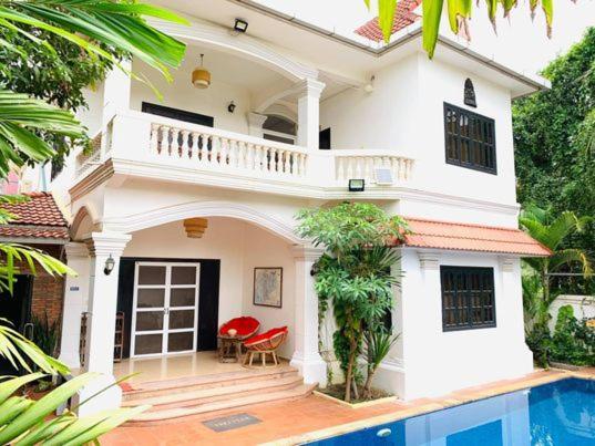 Отель Ravoeun Angkor Boutique Сиемрип Экстерьер фото