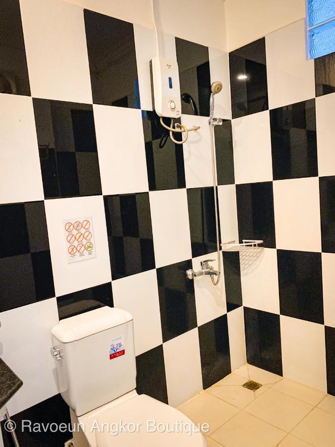Отель Ravoeun Angkor Boutique Сиемрип Экстерьер фото