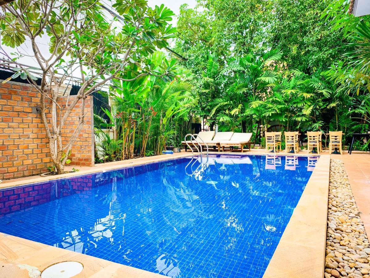 Отель Ravoeun Angkor Boutique Сиемрип Экстерьер фото