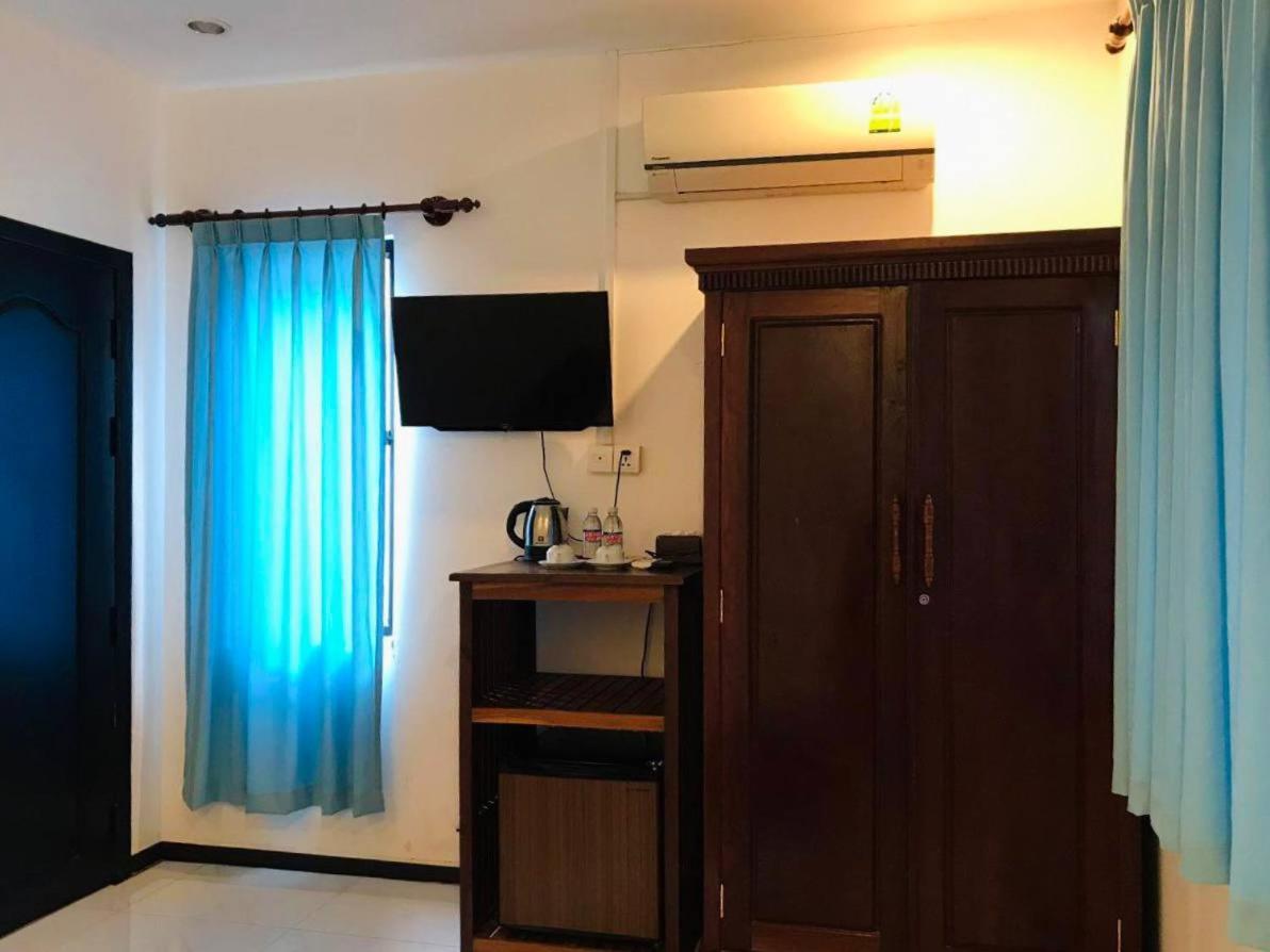 Отель Ravoeun Angkor Boutique Сиемрип Экстерьер фото