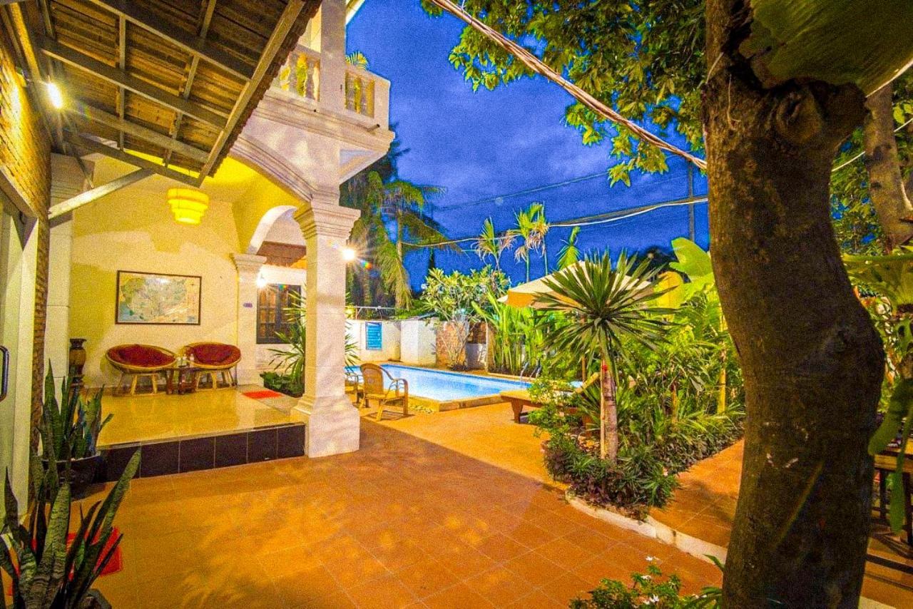 Отель Ravoeun Angkor Boutique Сиемрип Экстерьер фото